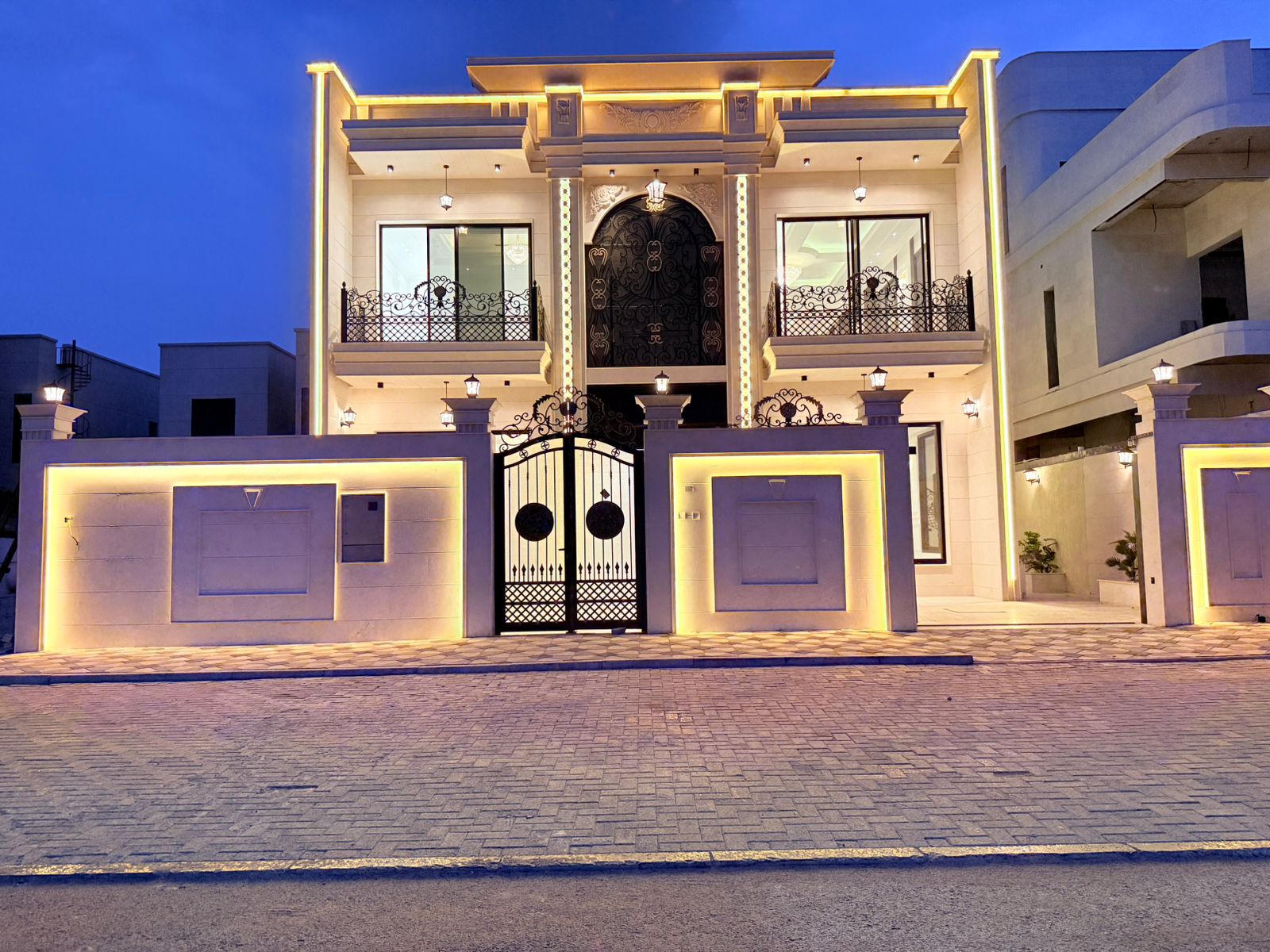 Luxury villa for sale in Al-Aliya with a luxurious design including air conditioning, directly from the owner with a special discount for cash custome