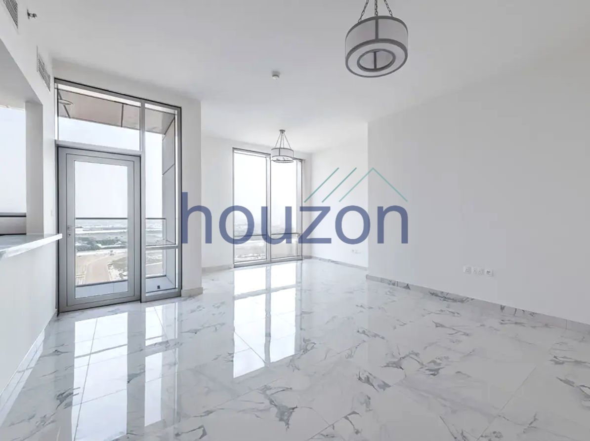 Bright 2BR | Canal + Stable View | Big Layout