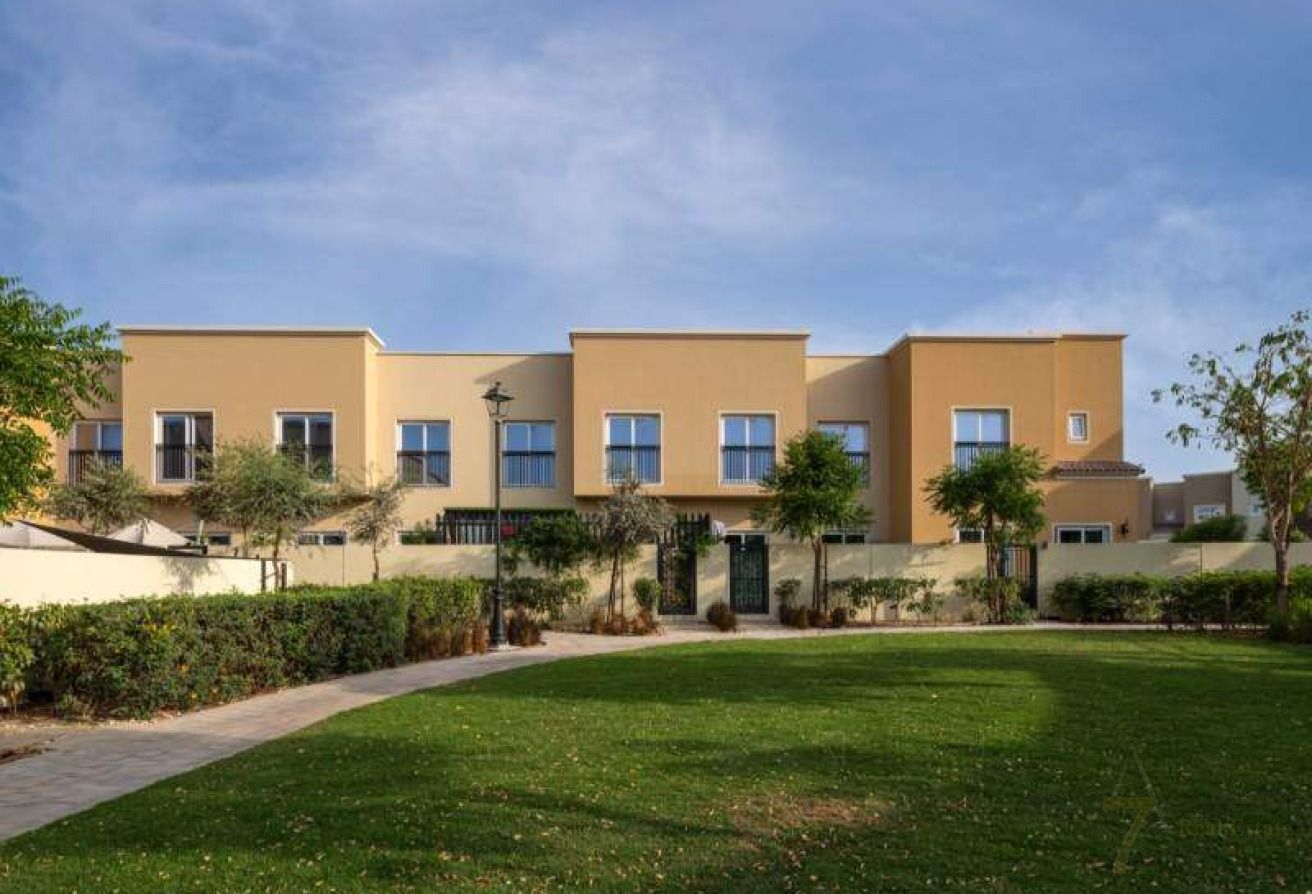 Close To Park Best Price 4 bedroom Vacant