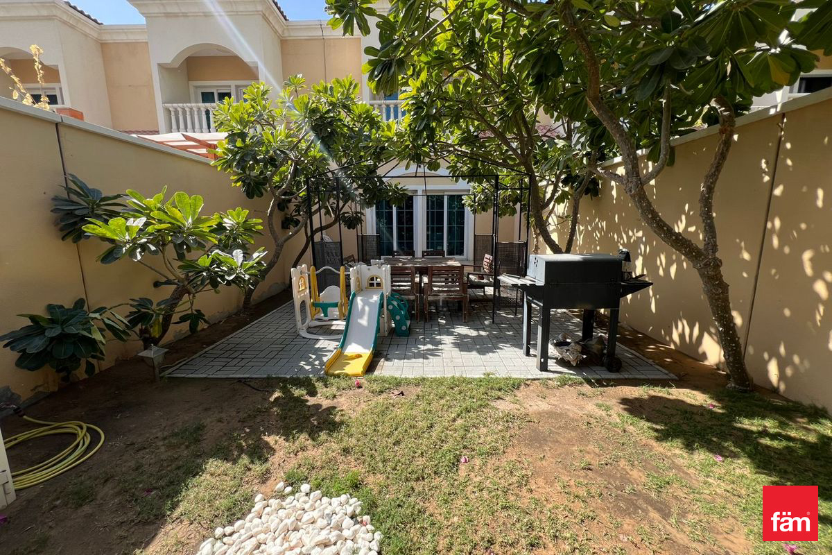 Fully Furnished & Upgraded 2br Nakheel Townhouse