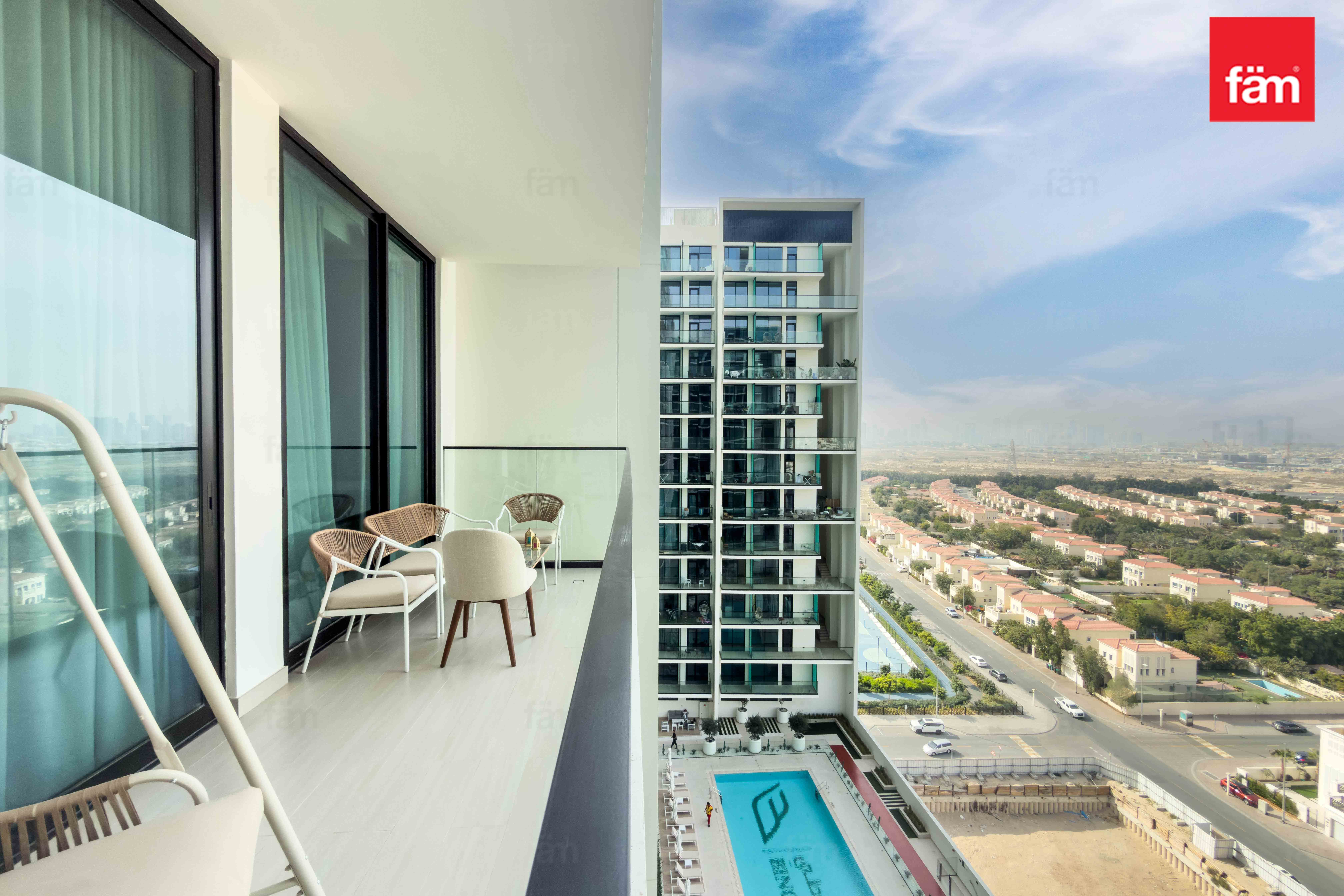 Furnished 1br Apartment With Pool View | Jvc