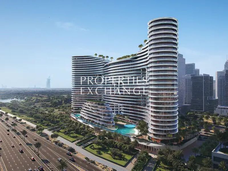 LUXURY WATERFRONT LIVING l PRIME LOCATION l SMART HOME