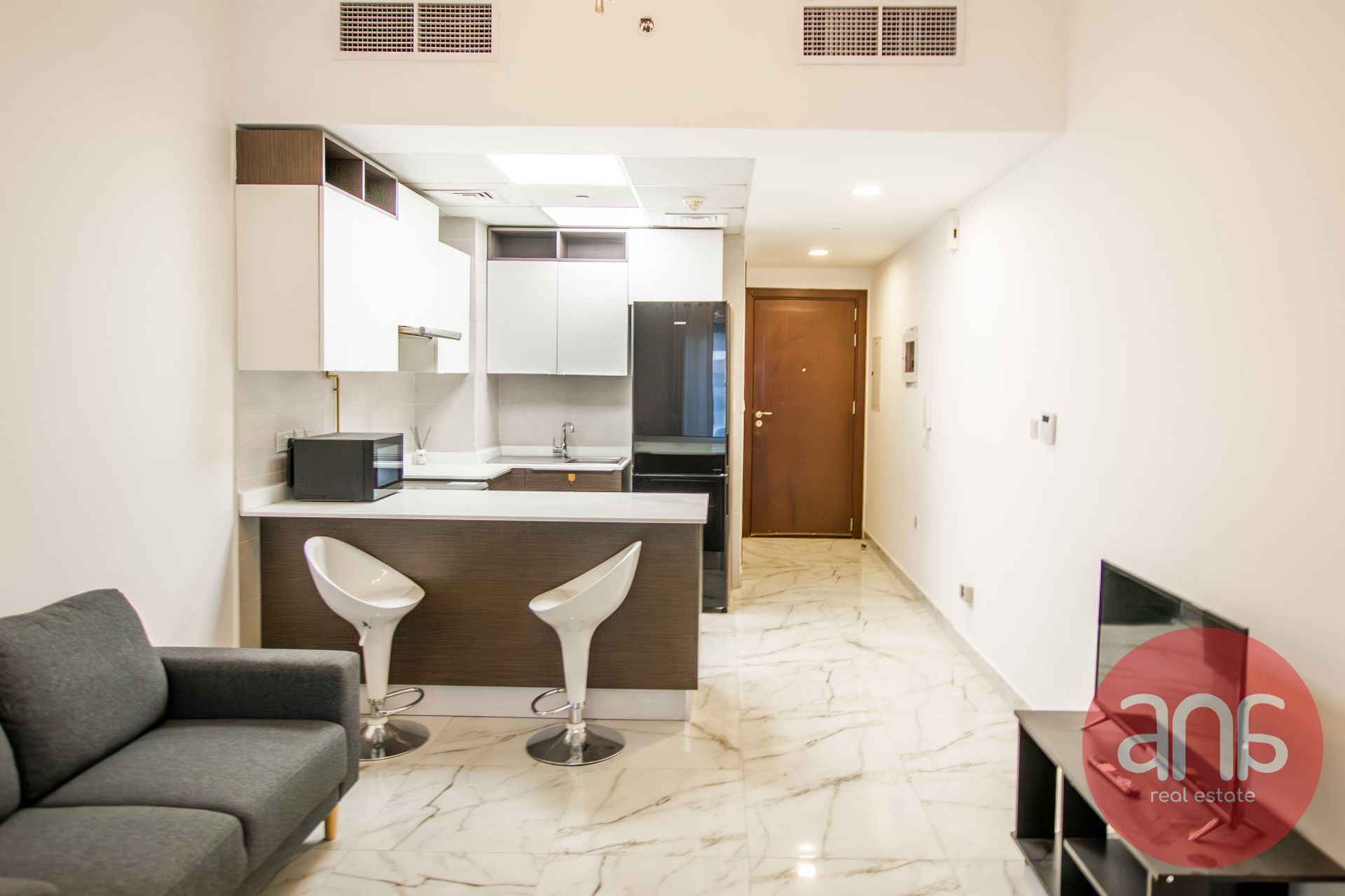 FURNISHED STUDIO | SPACIOUS | VACANT