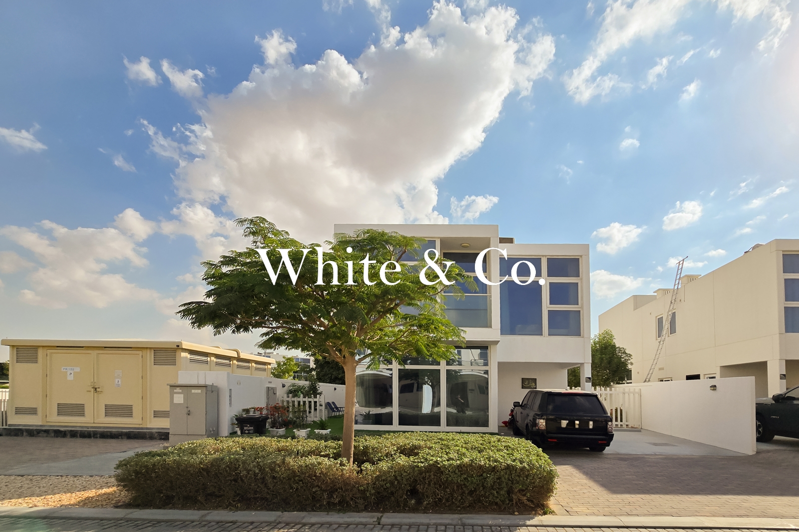 6 Bedroom Villa | Single Row | End Corner