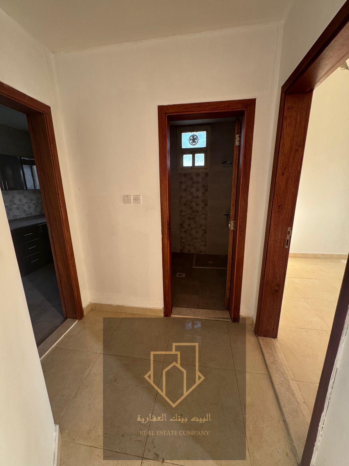One-bedroom apartment with a living room in Al Aaliya, large space, 2 bathrooms, and a balcony, prime location just 3 minutes from Sheikh Mohammed bin
