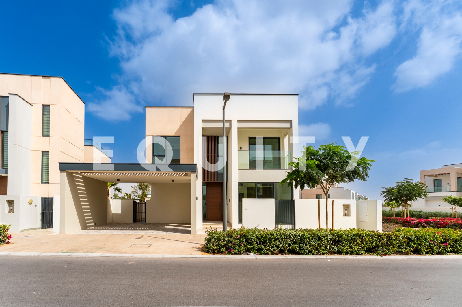 Genuine Listing | 4 Bedroom Large | Corner Plot