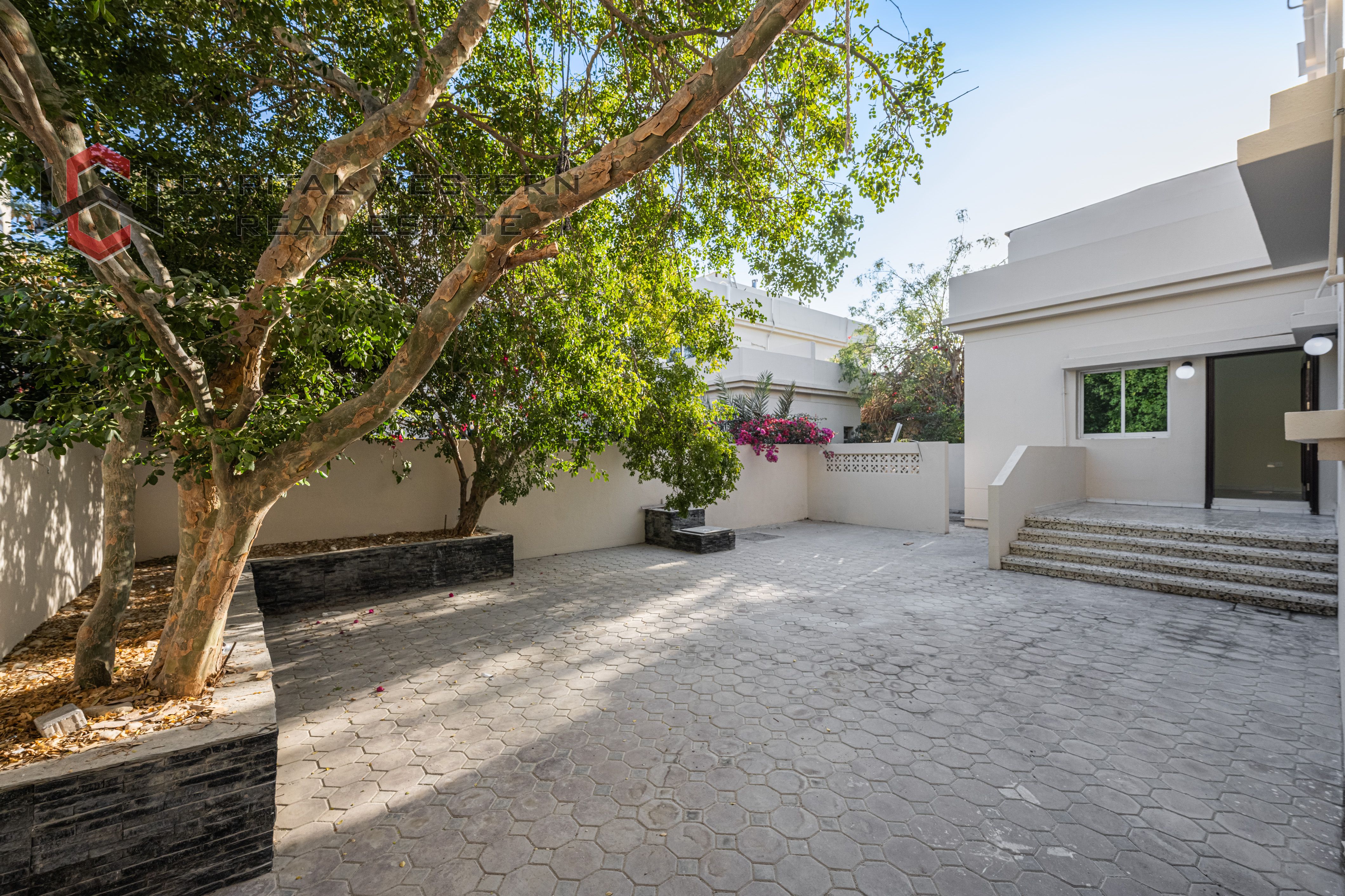 Spacious 5BR Villa, Private Garden, Ready to Move