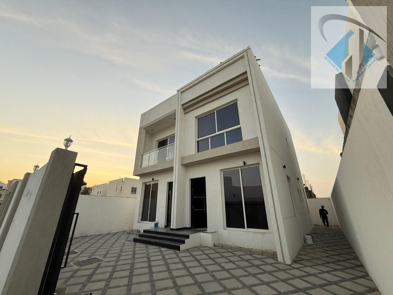 Villa for sale, 3 bedrooms, living room, majlis, maid's room, large yard, freehold ownership for all nationalities. Bank financing and housing program
