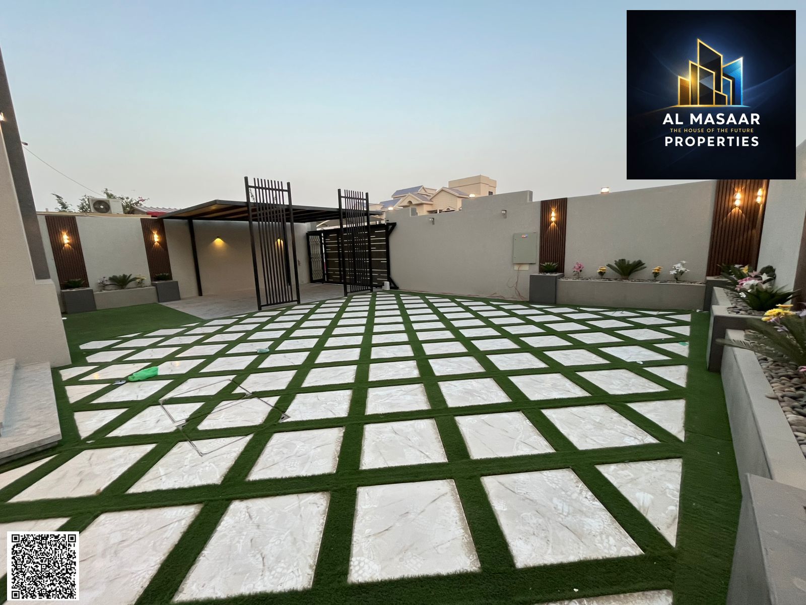 Own a residential/commercial villa on the main street, featuring 6 rooms, a rooftop terrace, and a garden, at a price that includes electricity, water