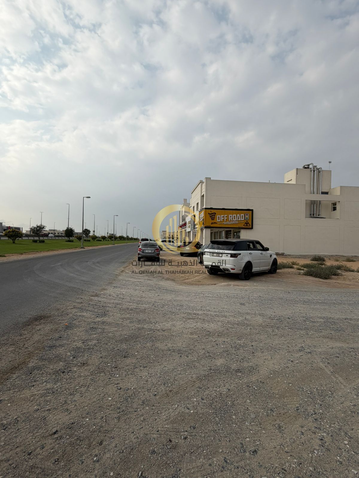 For sale: a prime plot of land in Al-Houshi, commercial, freehold ownership for Arabs, located on a street and alley, very prominent location, the sec