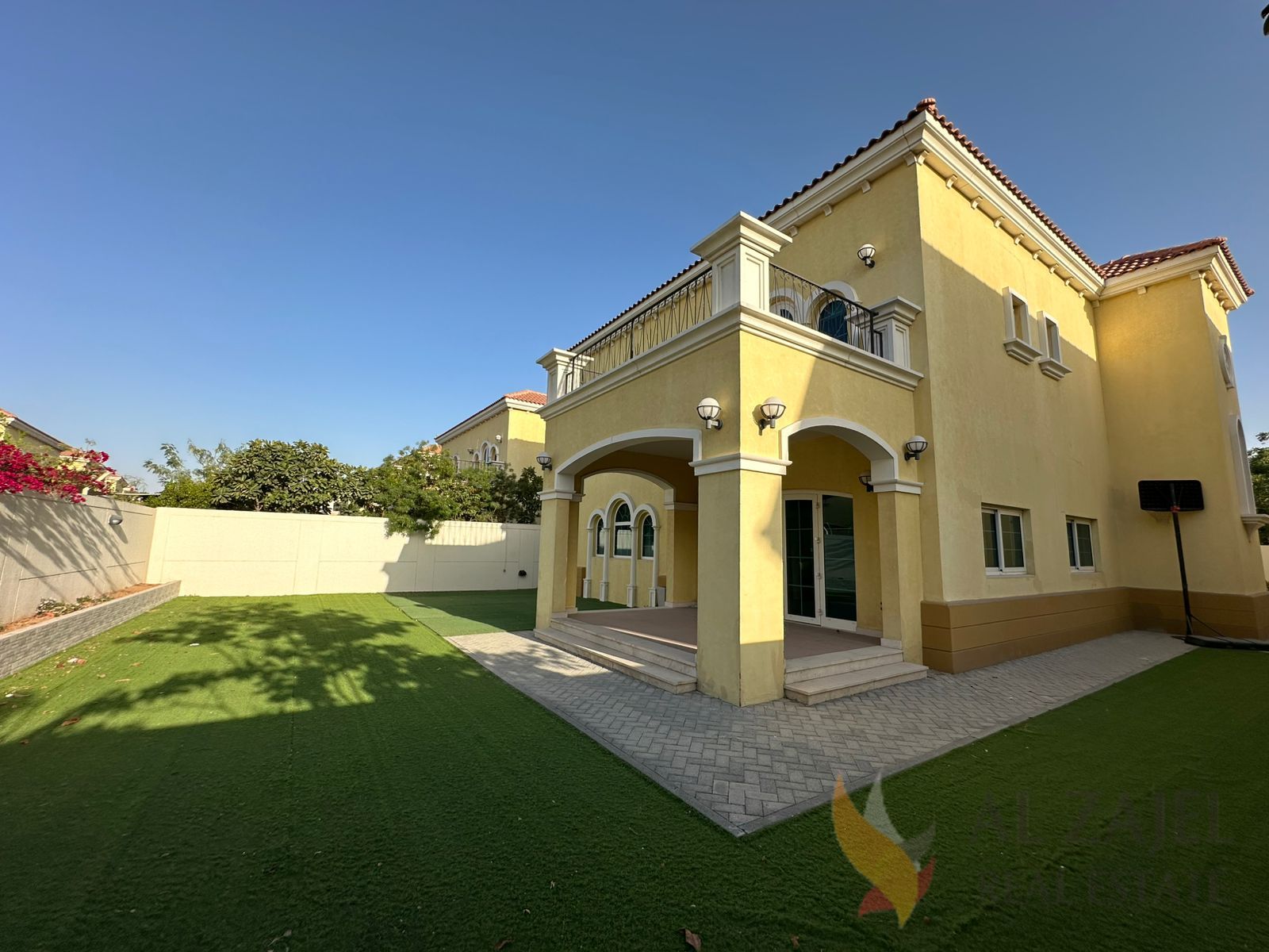Spacious 3BR Legacy Large Villa Jumeirah Park