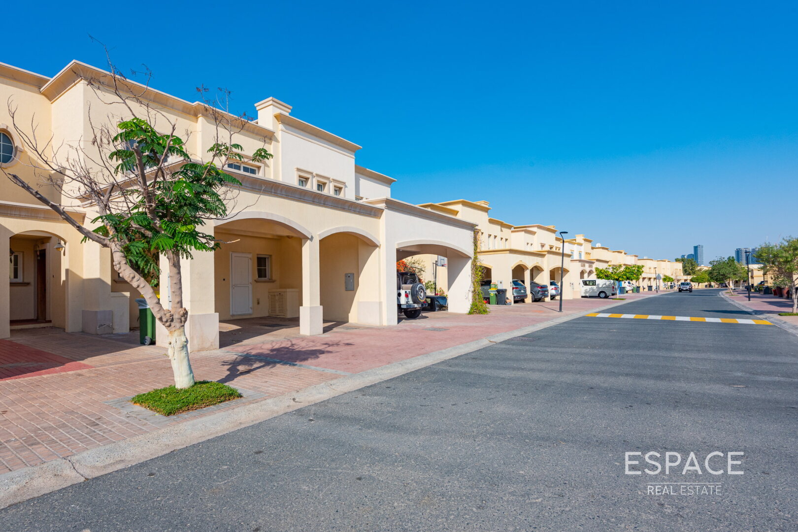 Fantastic 3 BR+M | Lake View | Springs