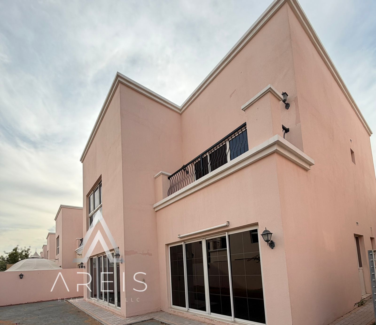 Luxurious Unfurnished Independent Villa