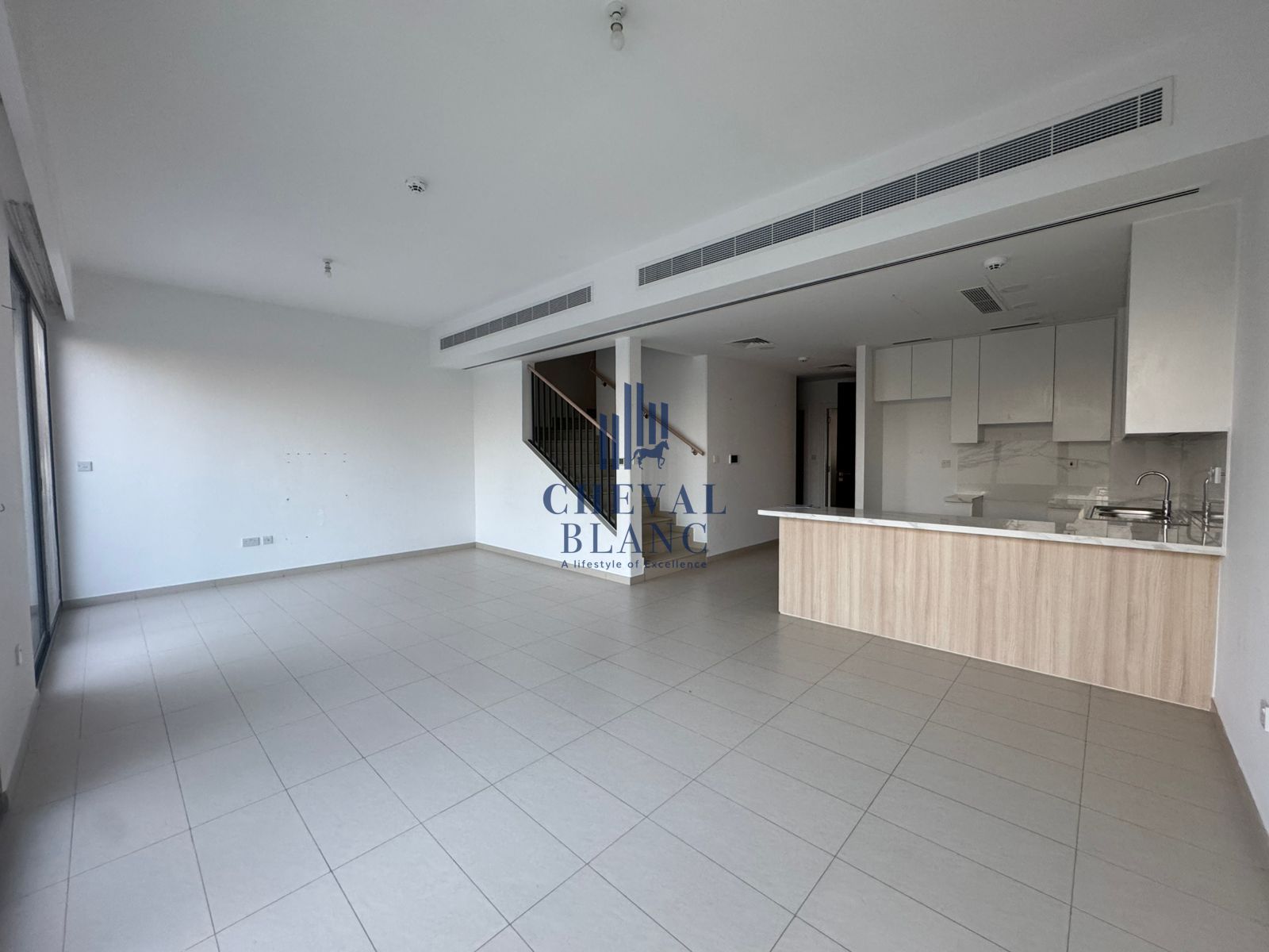 Single Row || Near to Pool || Ready to Move in