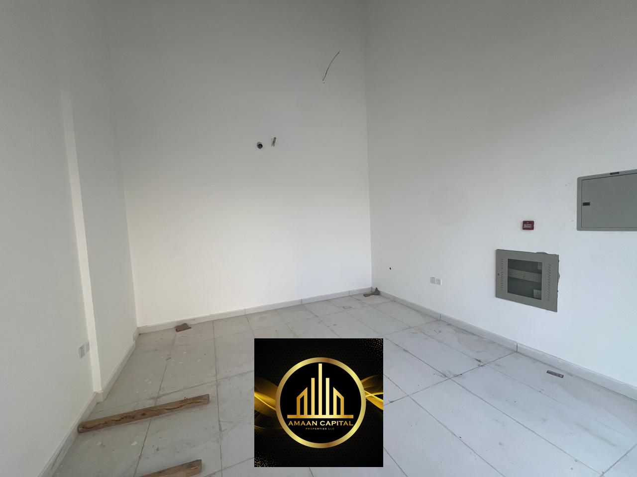 Attractive price - Good investment - Vibrant area - Prime location