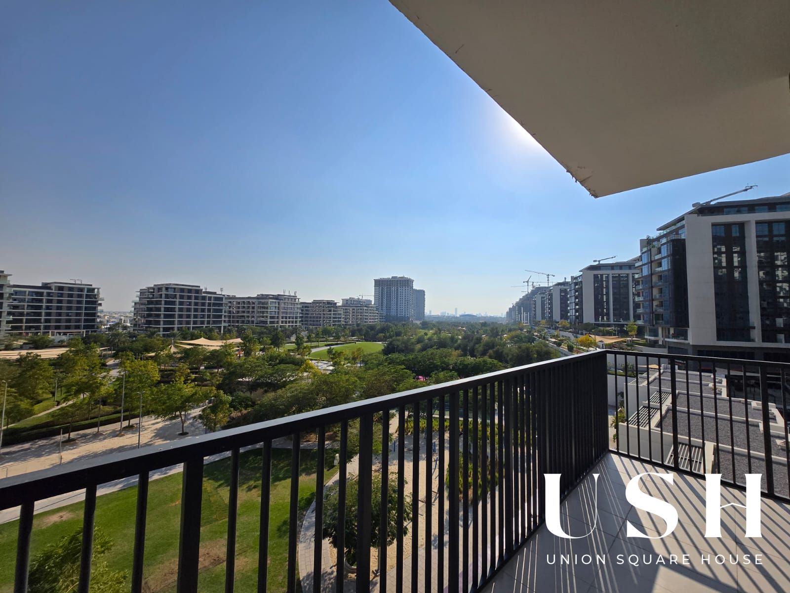 Spacious Layout |Direct Park Access|Full Park View