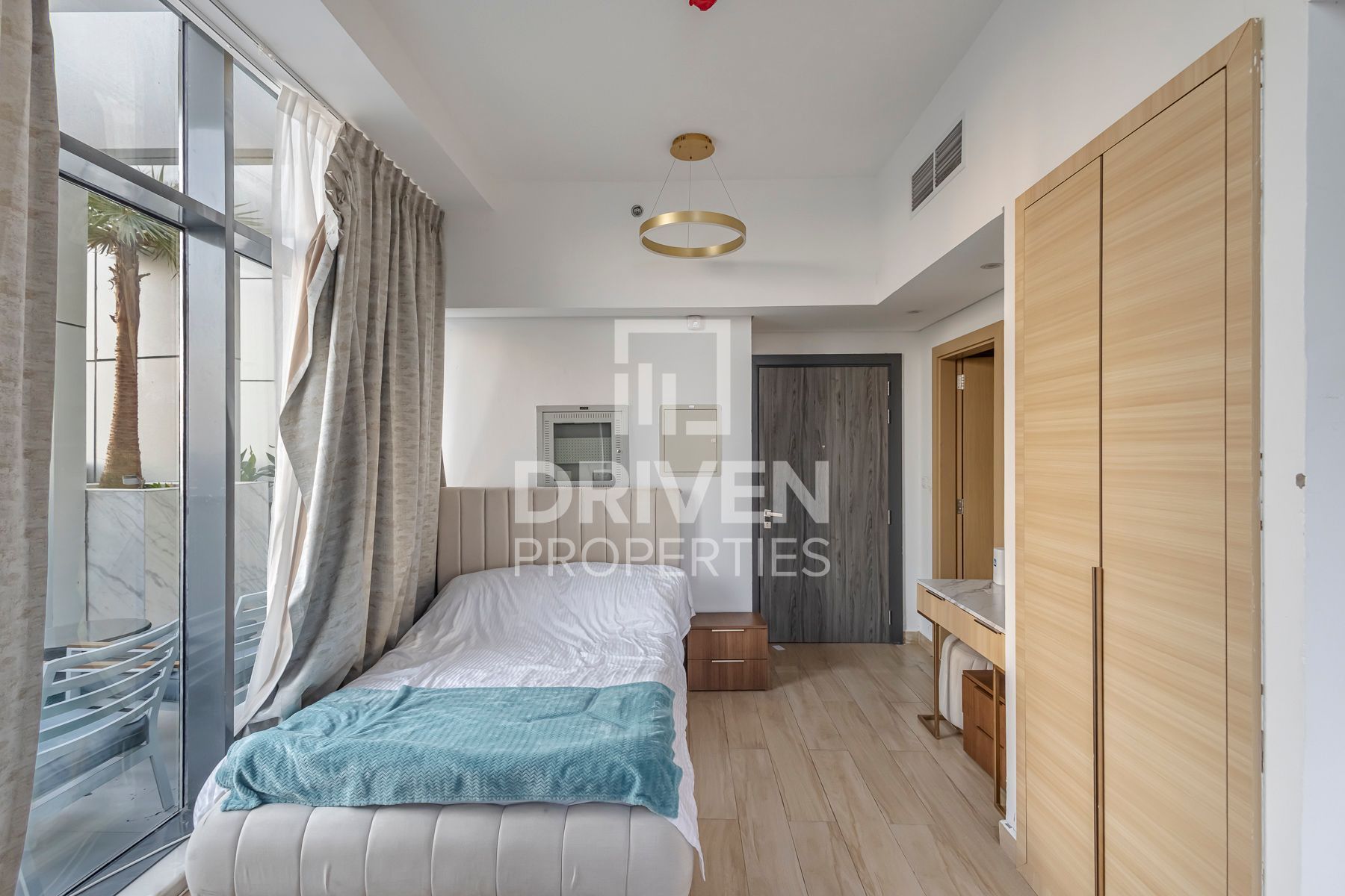 Bright Studio | Ready to Move in | Community View