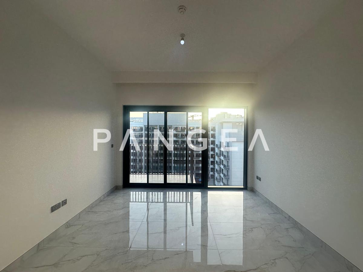 Pool View | Brand New | Flexible Cheques