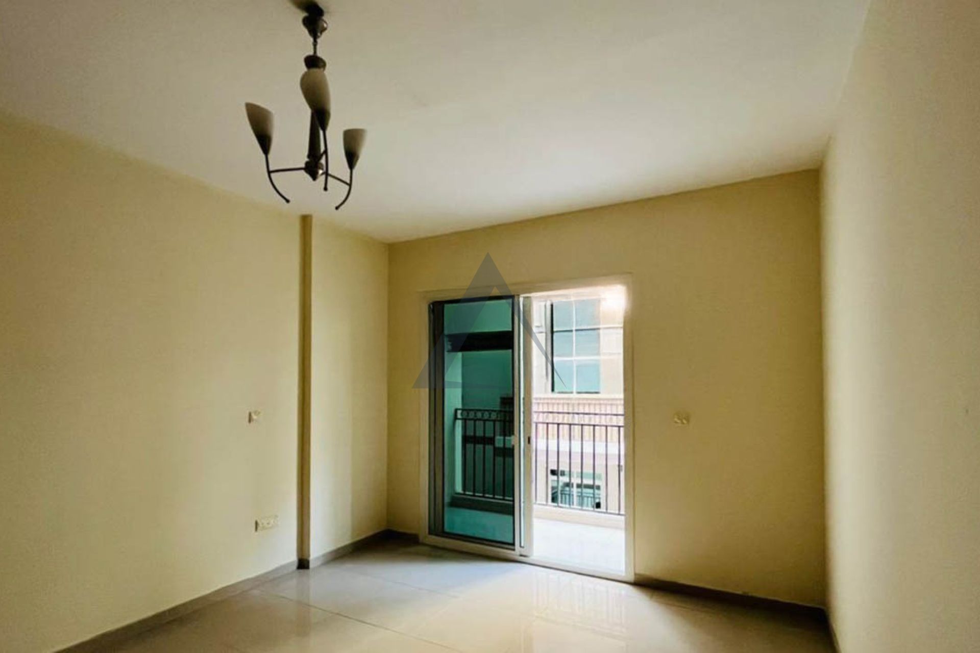 SPACIOUS STUDIO | NEAR SCHOOL | NEAR EXIT