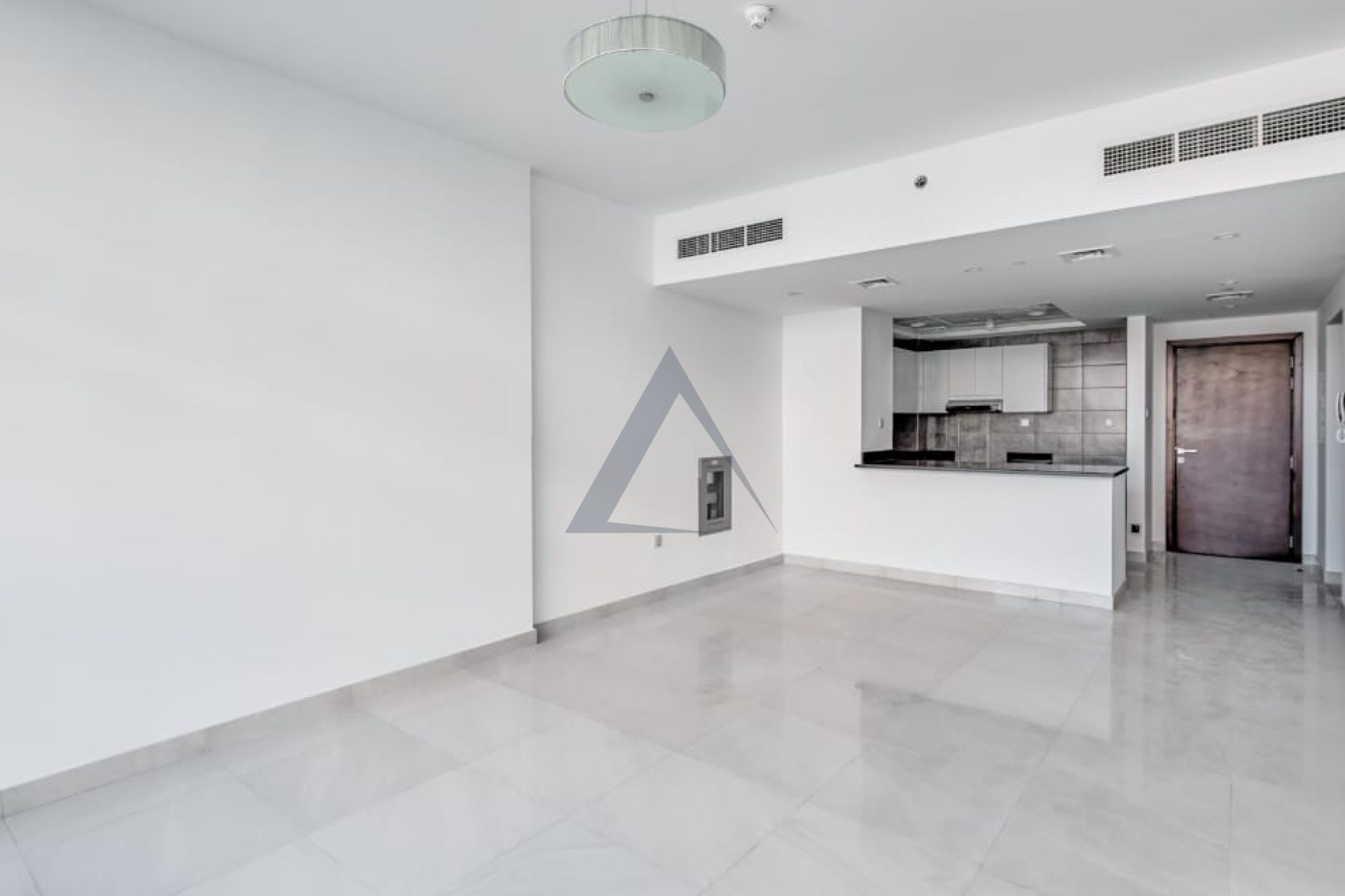 Spacious and Bright Apartment | Well Maintained