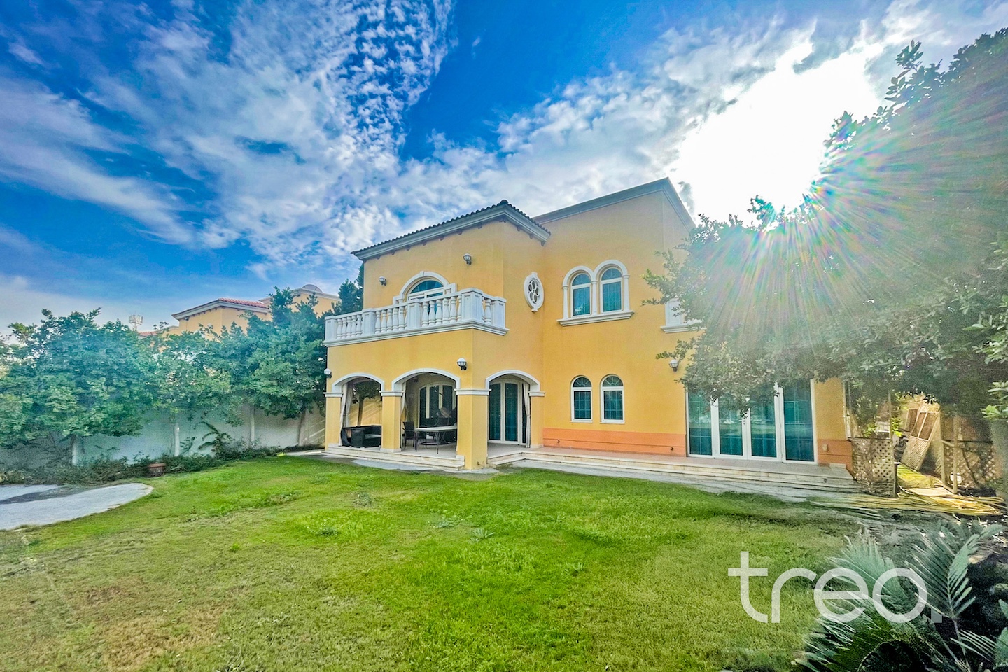 Single Row | 5BR | Great Condition | Vacant