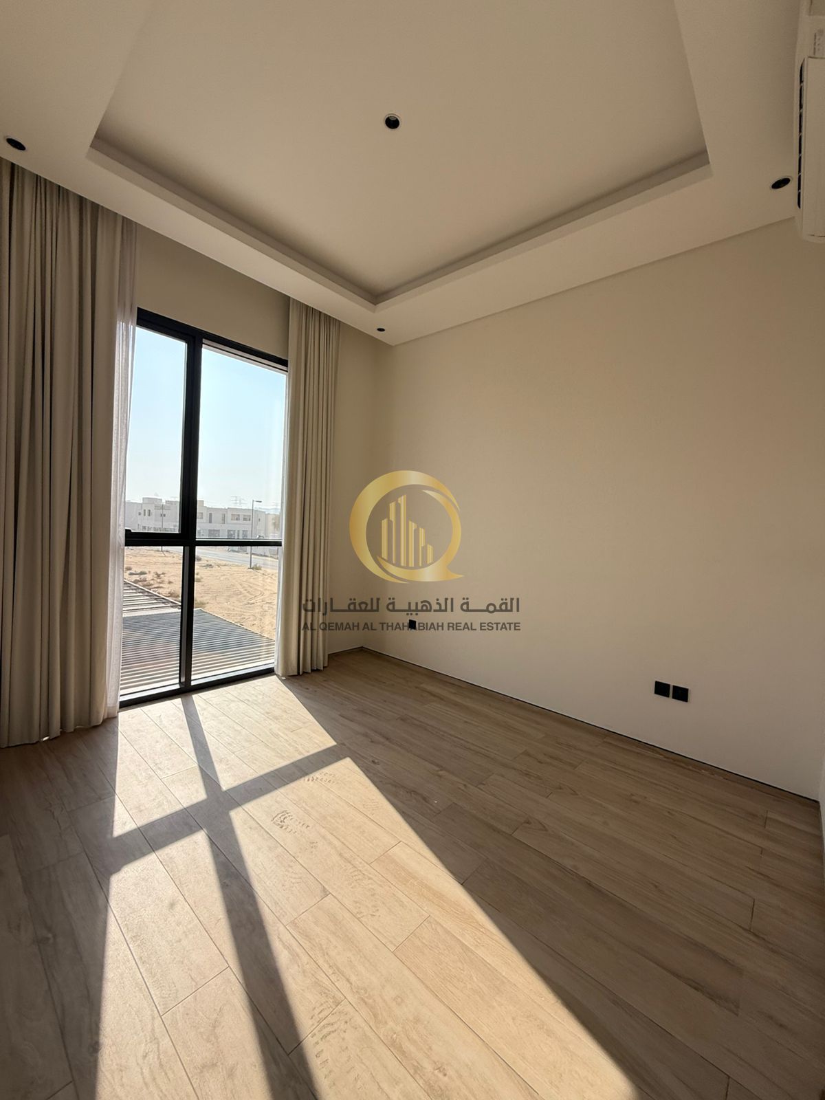 For sale: an upscale villa in Al-Houshi, Al-Badea suburb, Sharjah Emirate. Prime location, second plot from the commercial area, freehold ownership fo