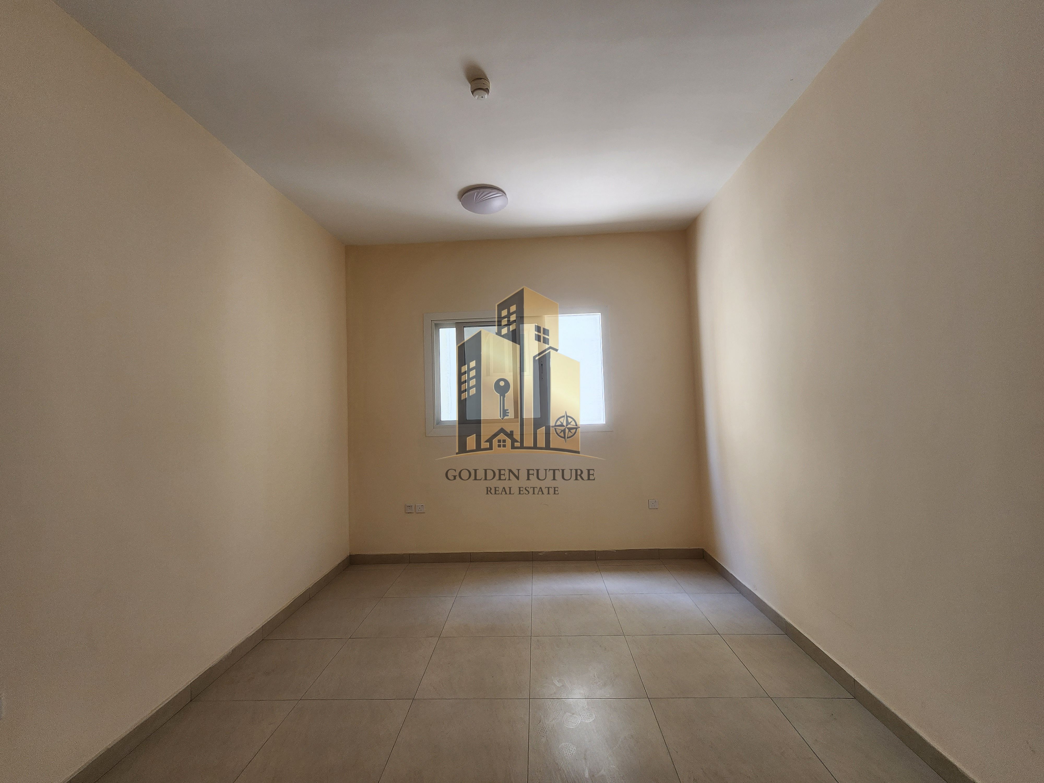 BRAND NEW BUILDING NO DEPOSIT 04-CHEQUES PAYMENT LAVISH AND SPACIOUS 1BHK WITH TWO WASHROOM