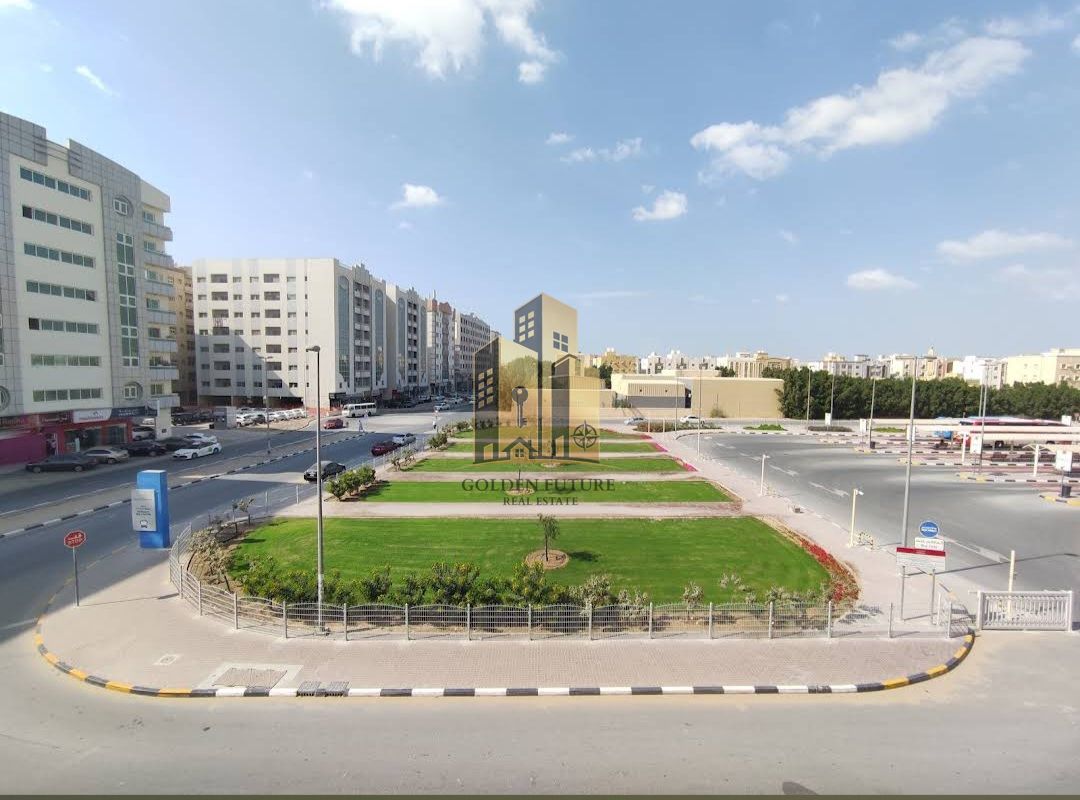 NO DEPOSIT FRONT OF MUWAILEH BUS STATION WITH BALCONY LAVISH AND SPECIOUS 1BHK READY TO MOVE