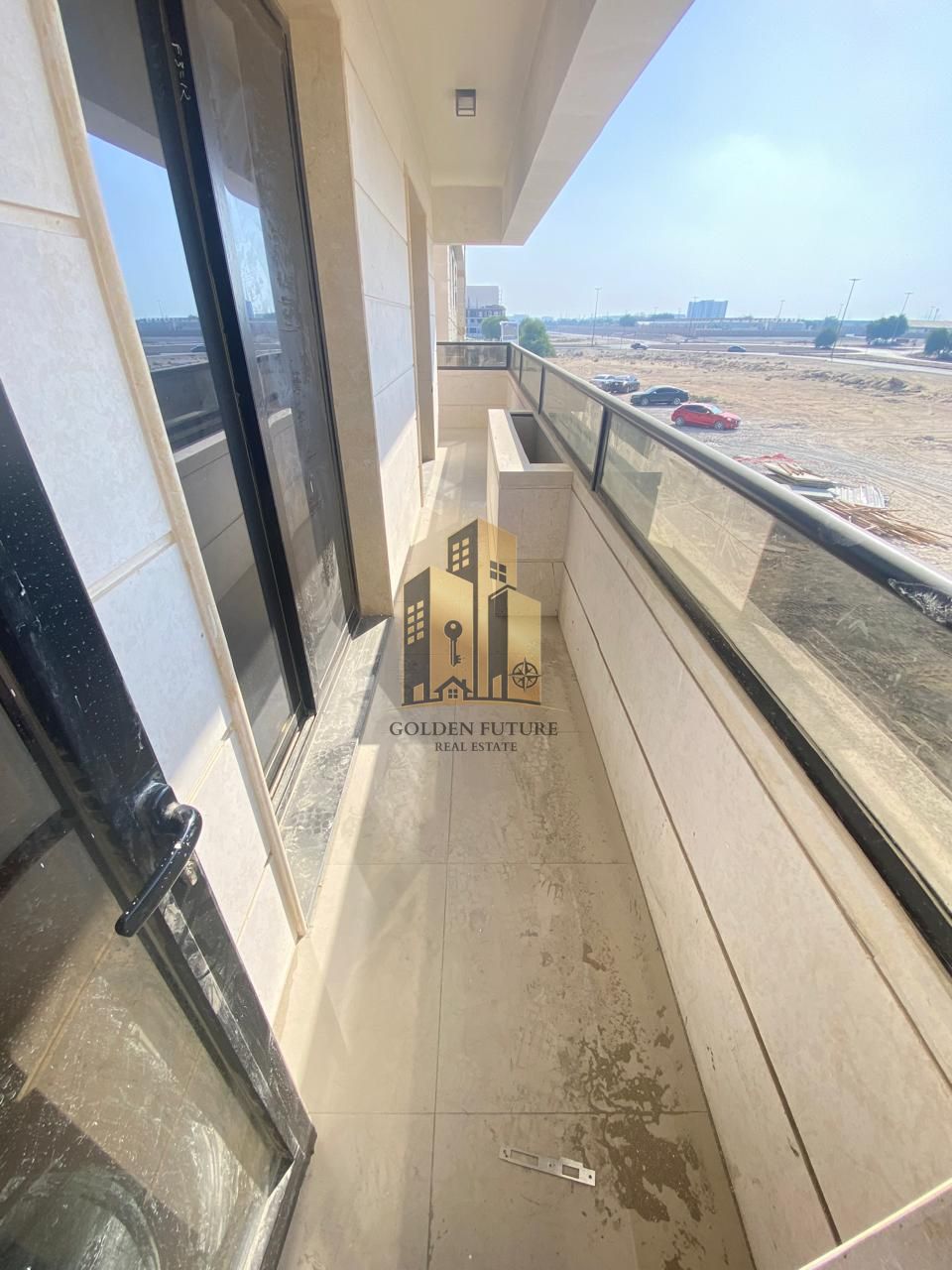BRAND NEW BUILDING LAVISH AND SPACIOUS 2BHK READY TO MOVE (OUT SIDE FREE PARKING)