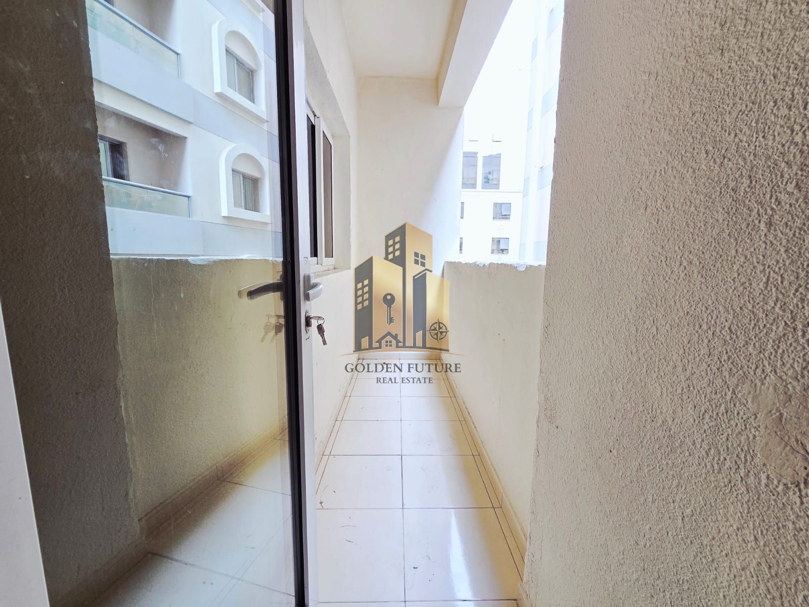NO CASH DEPOSIT 04 CHEQUE PYMENT LAVISH AND SPECIOUS 1BHK WITH BALCONY 2 WASHROOM WITH PARKING ONLY 38K
