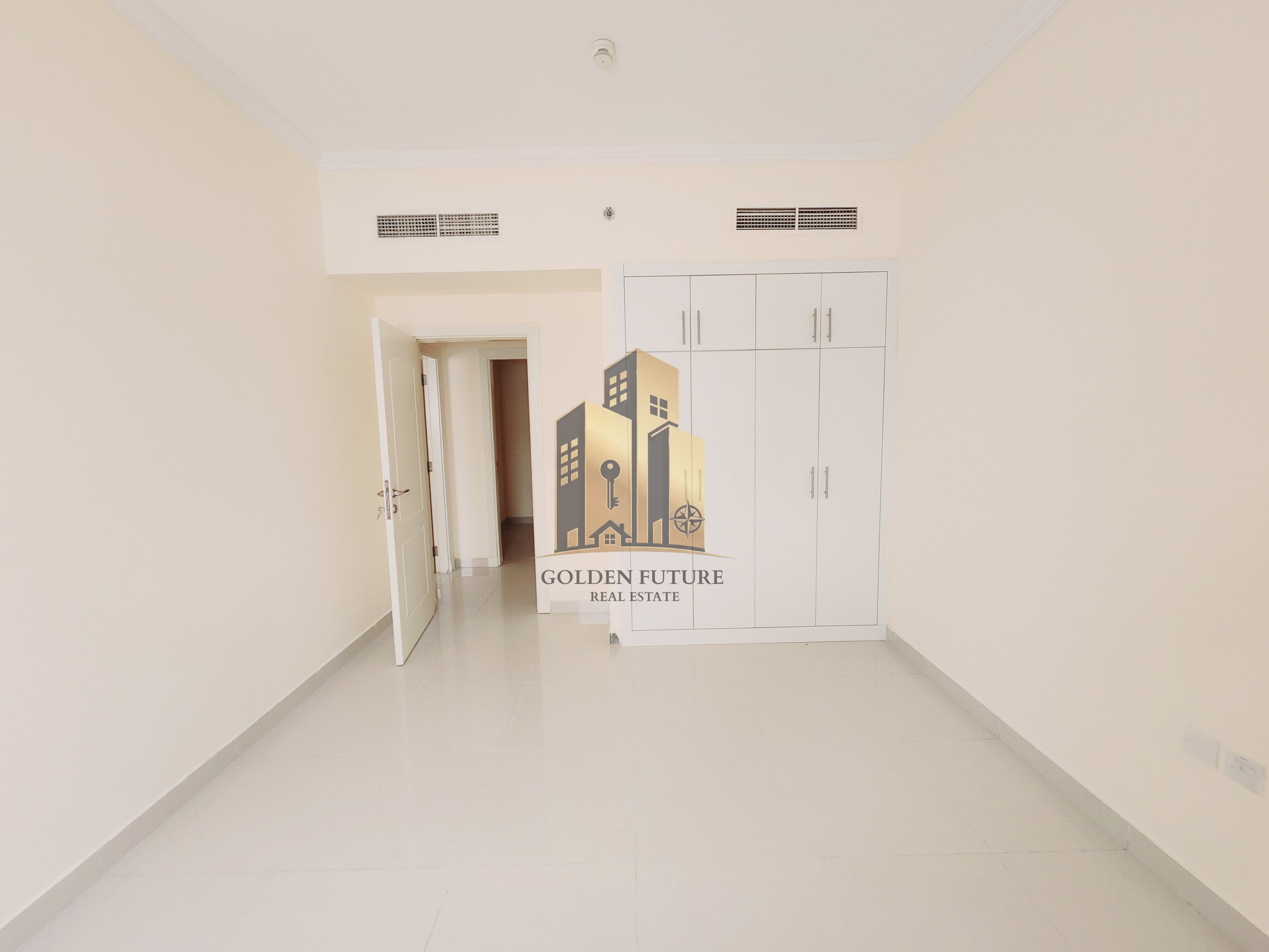Incredible 3-br apt | with store room | built in wardrobe | ready to move