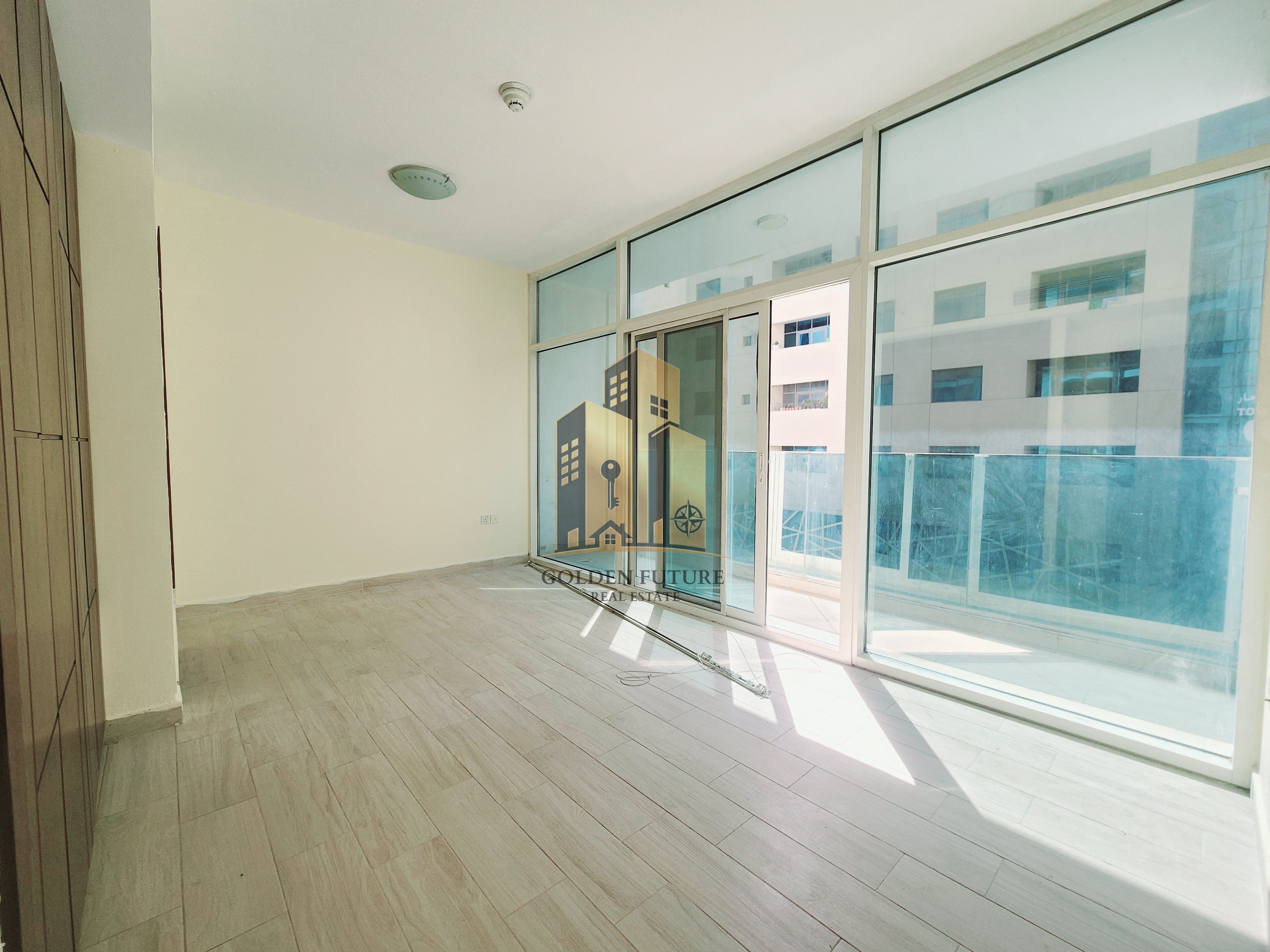 Gorgeous 2-br apt | wooden floor | glazed windows | big balcony | ready to move in