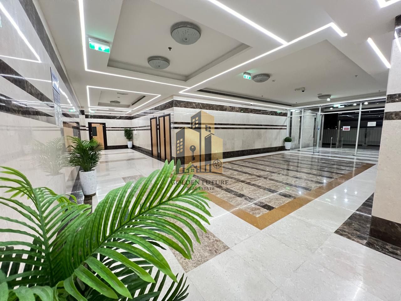 Luxury apartment _no commission _with caved parking _with balcony