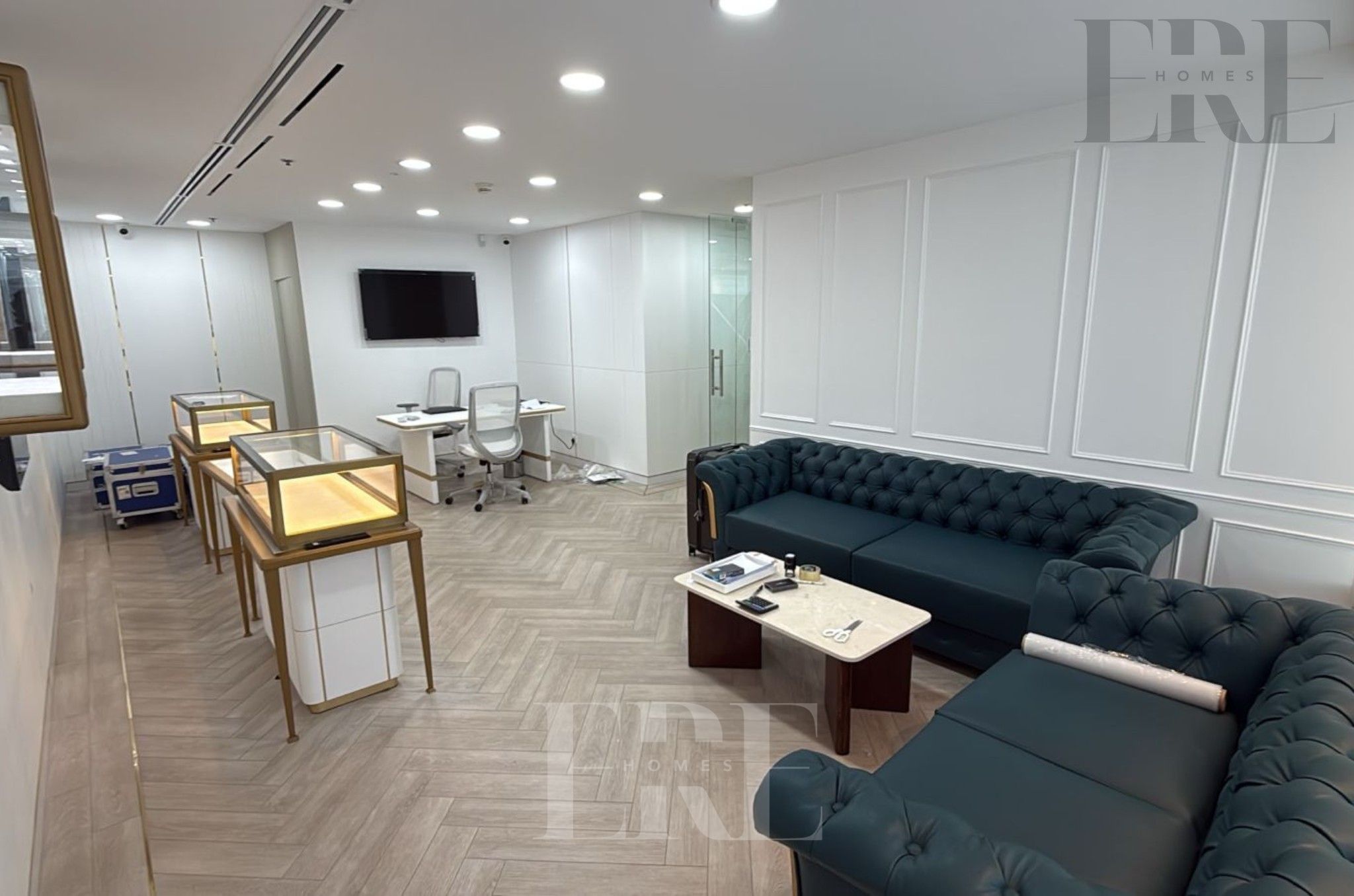 FULLY-FITTED | SPACIOUS OFFICE | AVAILABLE 26 FEB