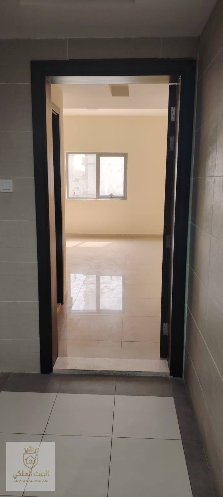 One bedroom and living room in Al Majaz 3 With free parking And a balcony Previously occupied Payment in 4 or 6 installments, subject to owner's approval