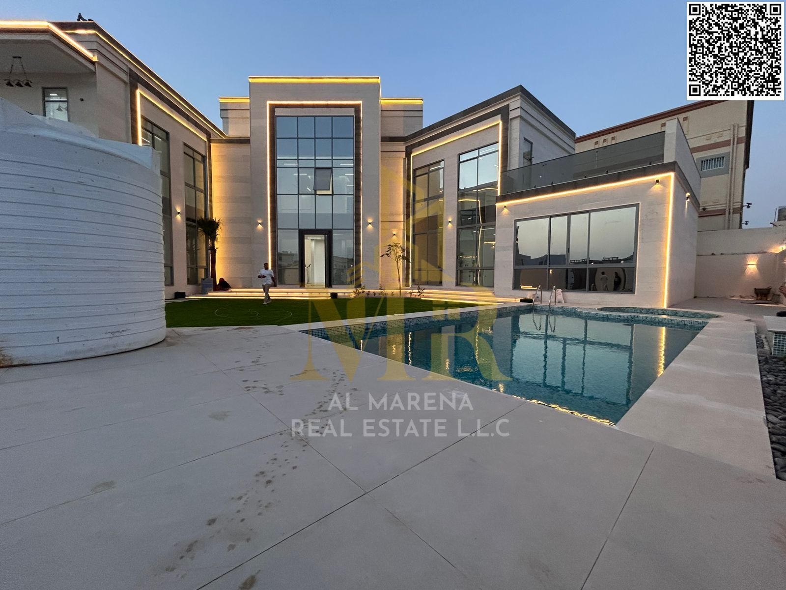 Luxury villa for sale in Al Yasmin, 6 master bedrooms, two floors and a roof, majlis and master living room, spacious area, price includes all service