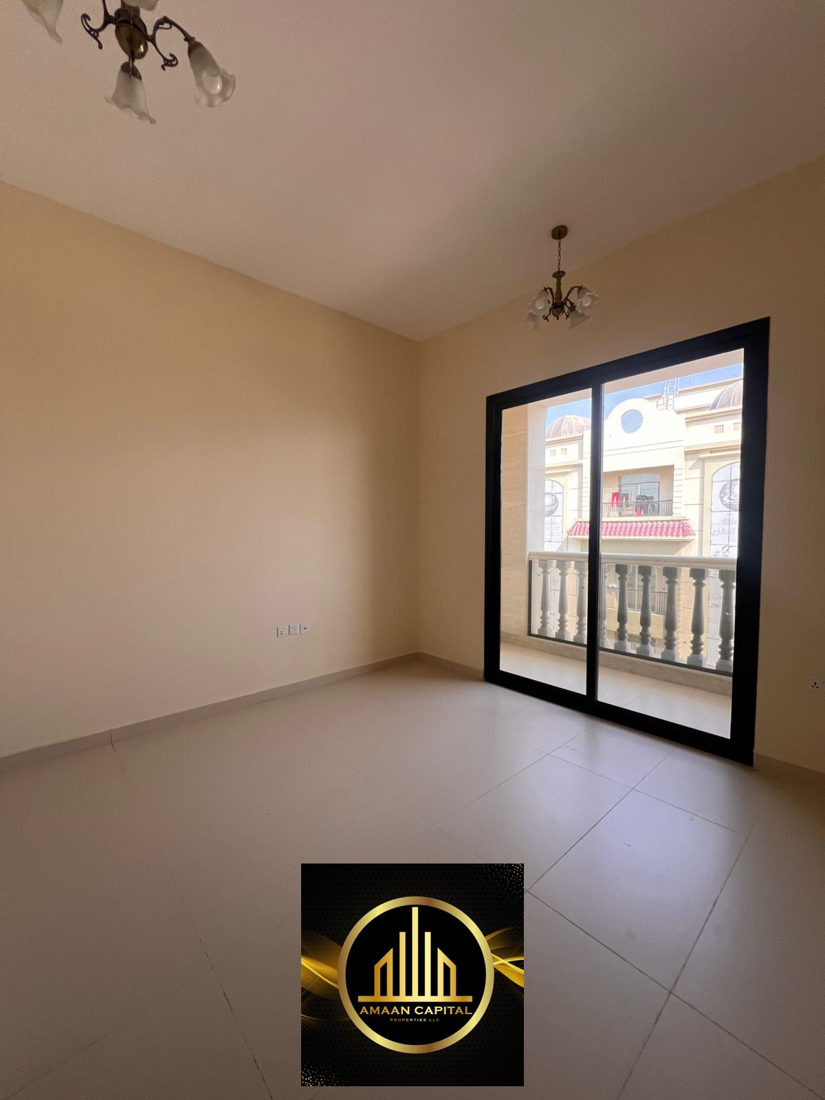 For rent: Studio, first occupant, spacious with a balcony