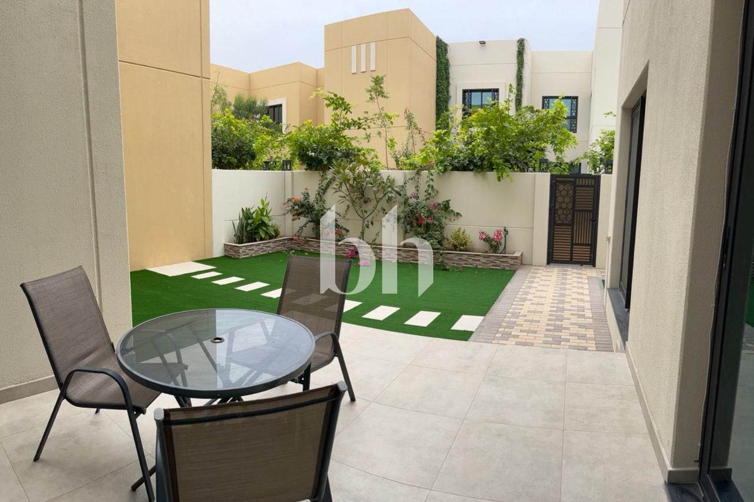 Spacious | 4 BR Townhouse | Large Corner Unit