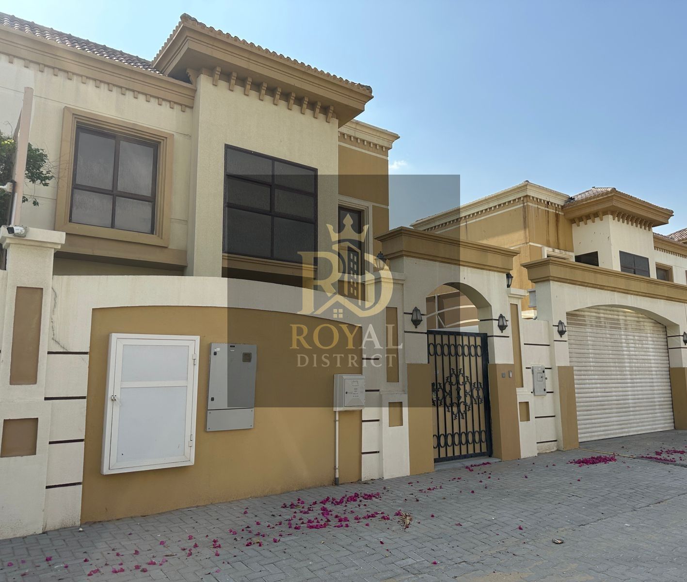 ELEGANT VILLA IN AL HOSHI | 3BED + MAID | LOCATION NEAR THE BRIDGE | SPACIOUS LIVING | FREEHOLD FOR ARAB