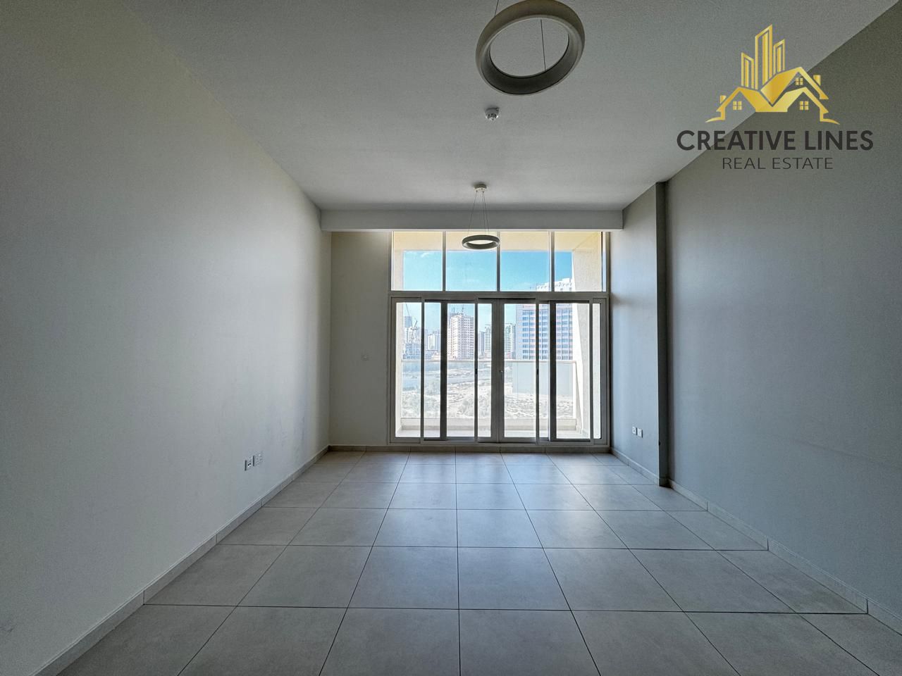 VERY SPACIOUS//PRIME LOCATION//READY TO MOVE