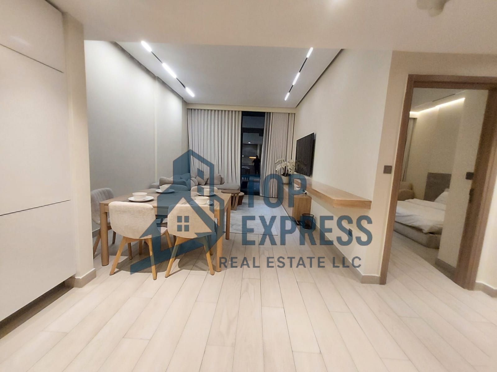 1 Bedroom Fully Furnished/Vacant/Community View