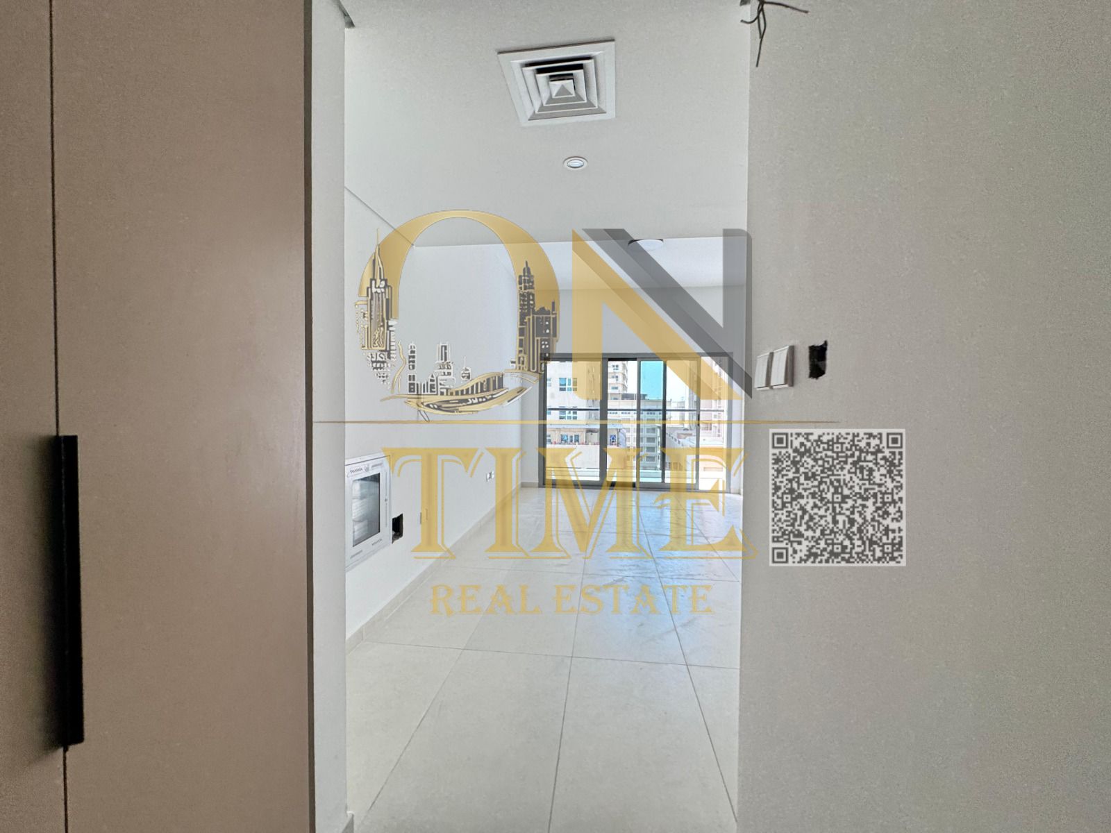 Strategic location on Mohammed Bin Zayed Road with easy access to Dubai and Sharjah / Modern and contemporary finishing / Direct open view