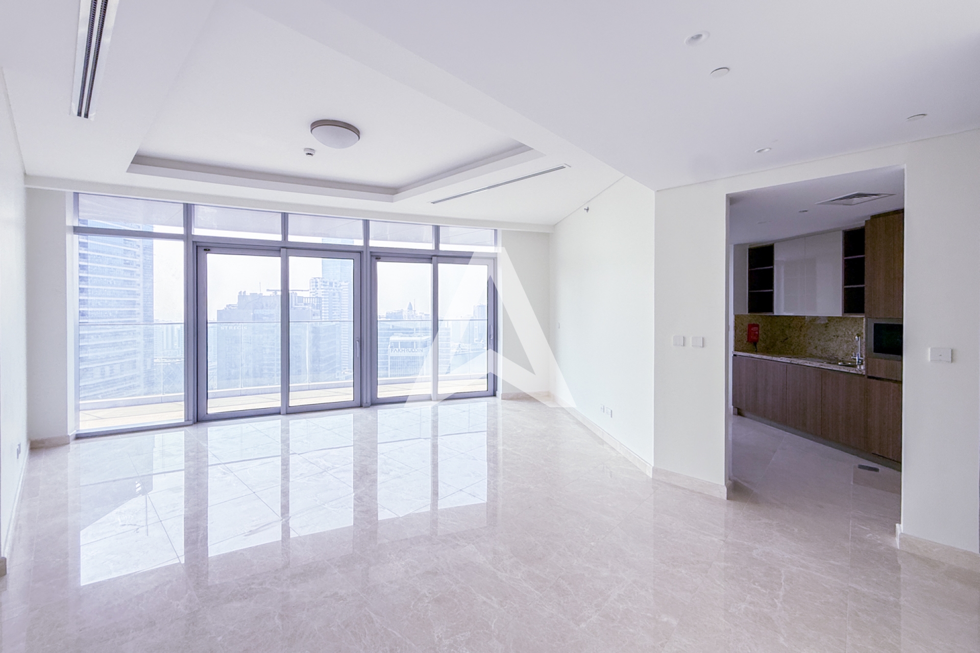 CANAL | CLOSED KITCHEN AND APPLIANCES | VALET
