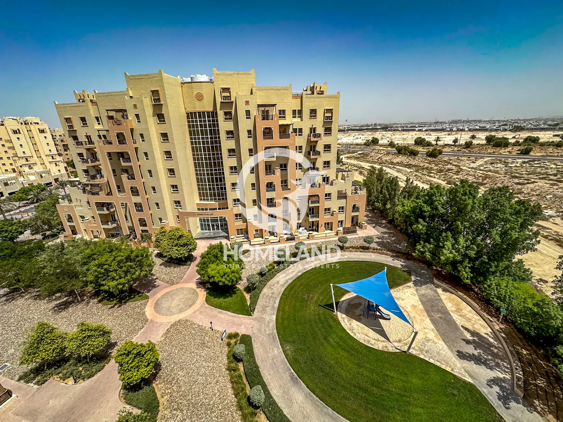 Bright | Closed kitchen | Corner Unit | Mudon View