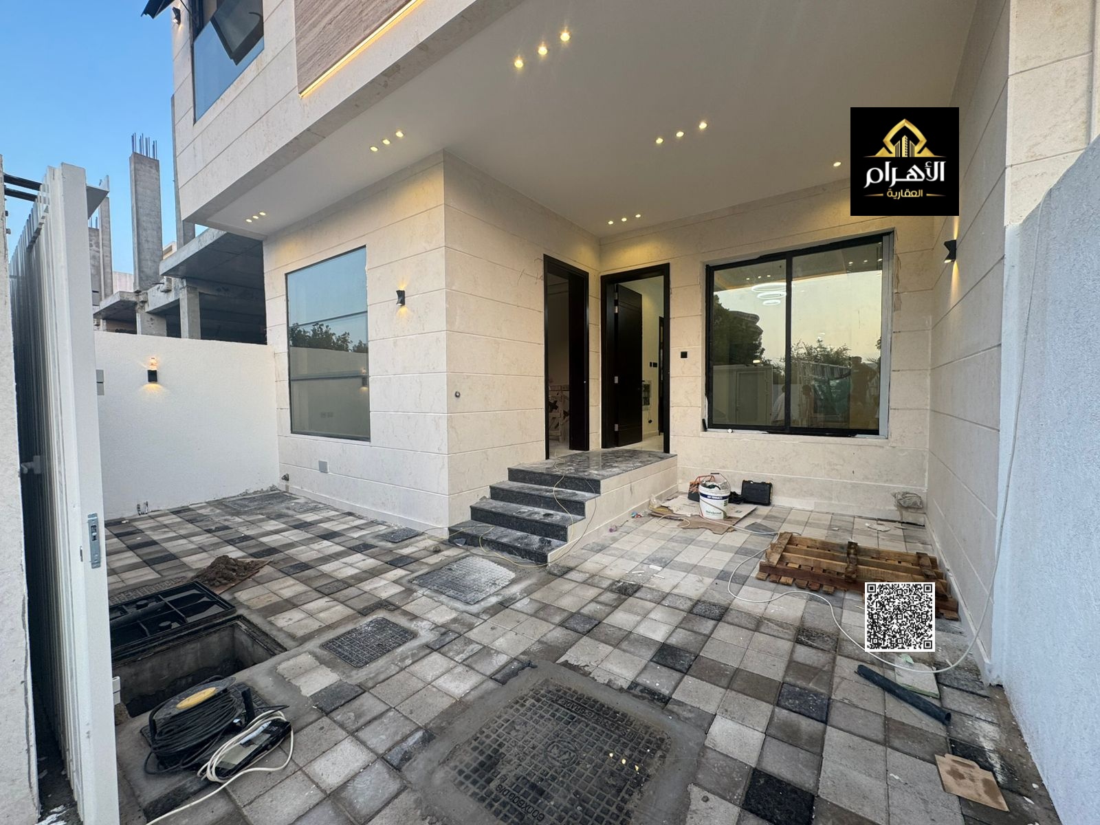 Villa for sale in Al-Haliyo 2 | Two floors and a roof | 5 master bedrooms | Built-up area 3000 sq ft | Price includes registration and ownership fees.