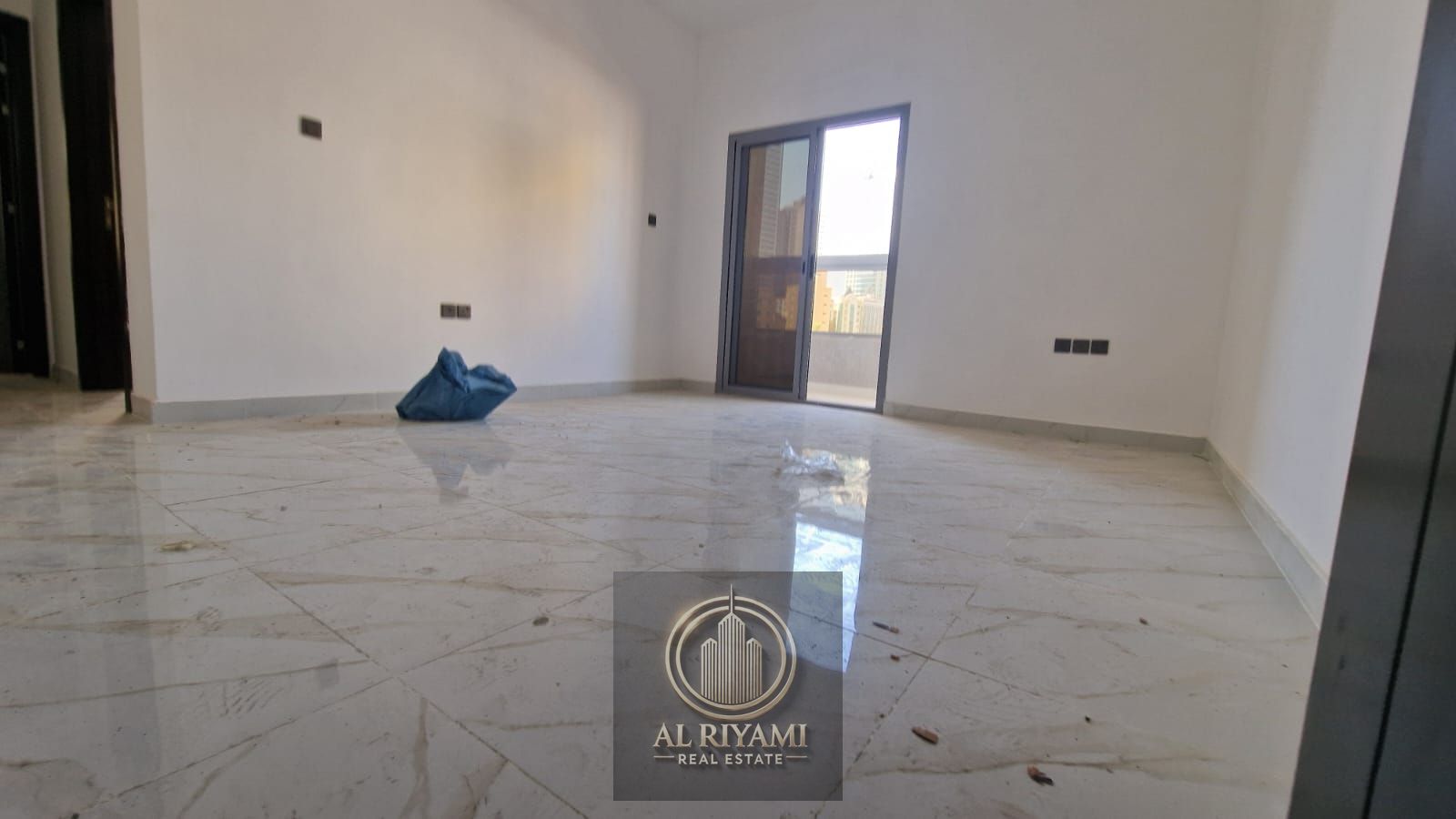 First Tenant | New Building Near Corniche