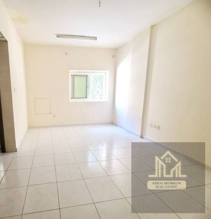 Every Spacious Layout studio Big size Near bus station Muwaileh