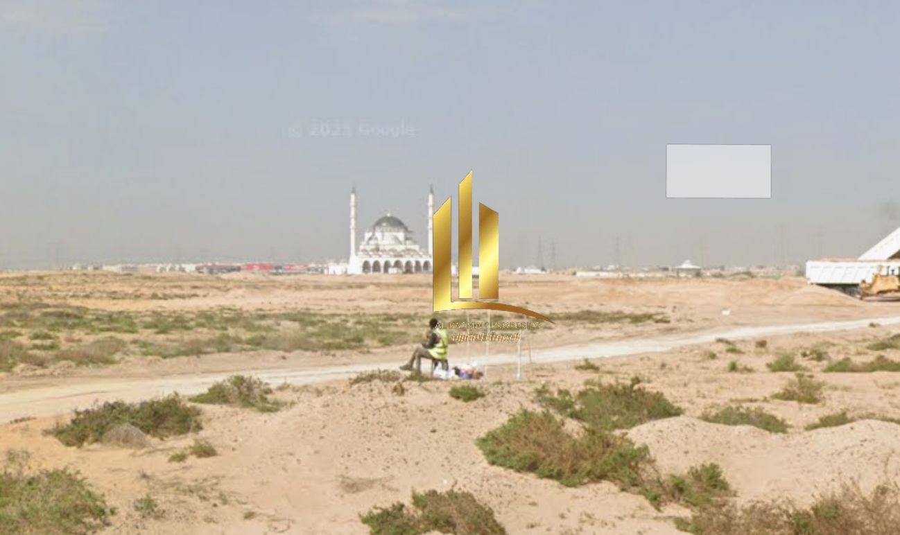 Commercial land for sale behind the Sharjah Grand Mosque, ground floor + 4 floors.