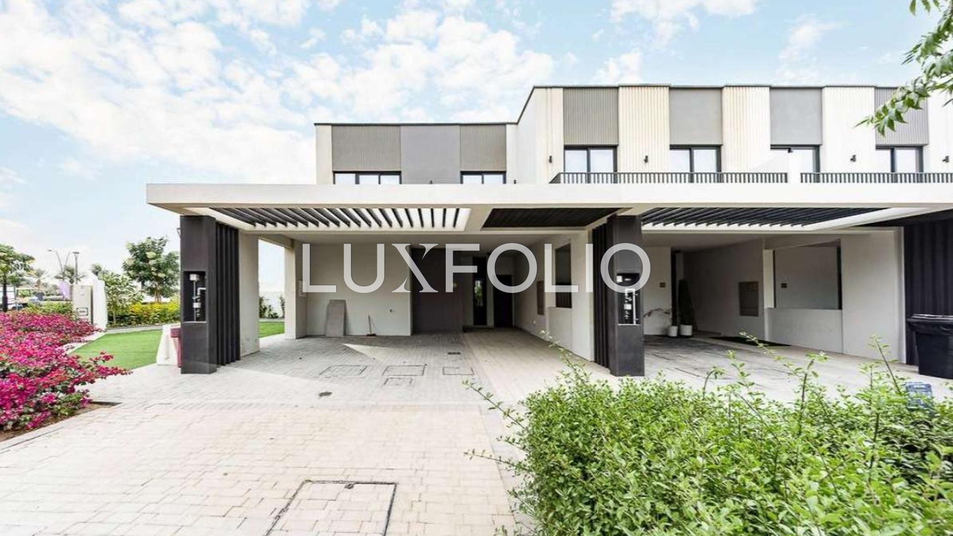 Corner Unit | White Goods Included | Landscaped