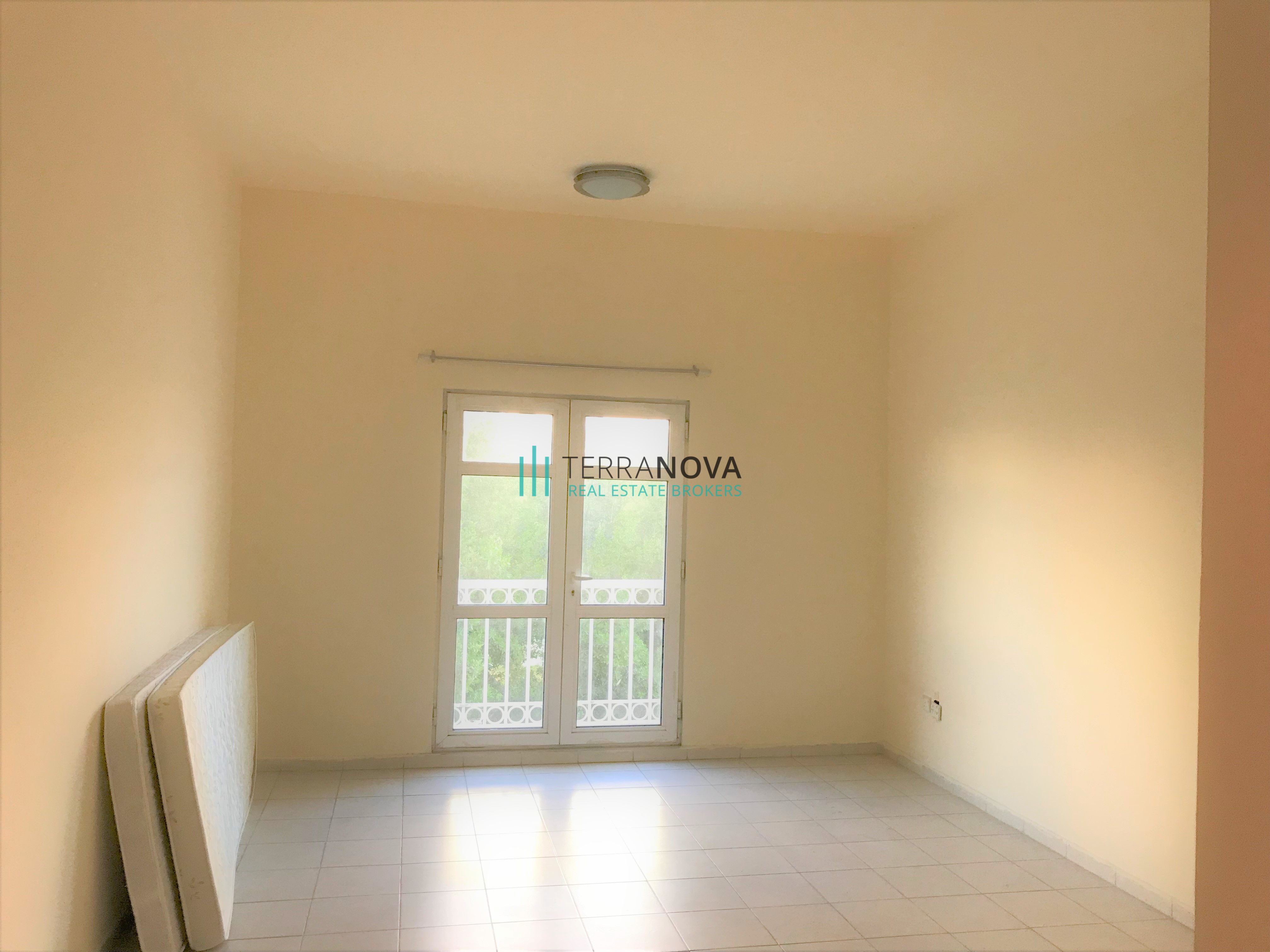 Studio with Balcony | In Front of Metro Station